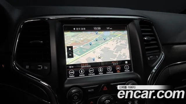 2018 Jeep Grand Cherokee 3.6 Limited Sold VIN 1C4RJFBG6JC163706 – trunk area