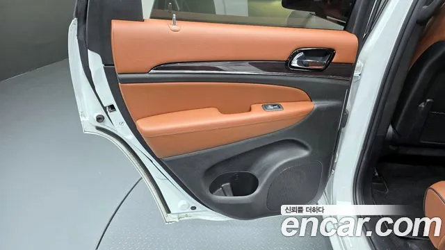 2021 Jeep Grand Cherokee 3.6 Overland Sold VIN 1C4RJFCG1MC529283 – exterior detail 2021 Jeep Grand Cherokee 3.6 Overland Sold VIN 1C4RJFCG1MC529283 – exterior detail