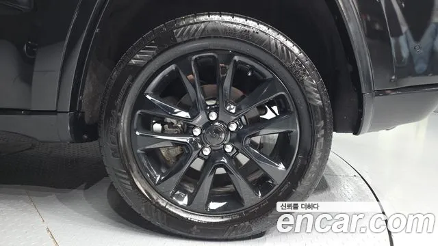 2017 Jeep Grand Cherokee 3.6 Overland Sold VIN 1C4RJFCG4HC747238 – photo 14