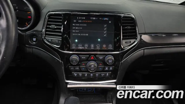 2020 Jeep Grand Cherokee 3.0 Diesel Overland Sold VIN 1C4RJFCM7LC157601 – side profile