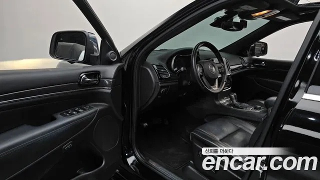 2020 Jeep Grand Cherokee 3.0 Diesel Overland Sold VIN 1C4RJFCM7LC157601 – exterior detail