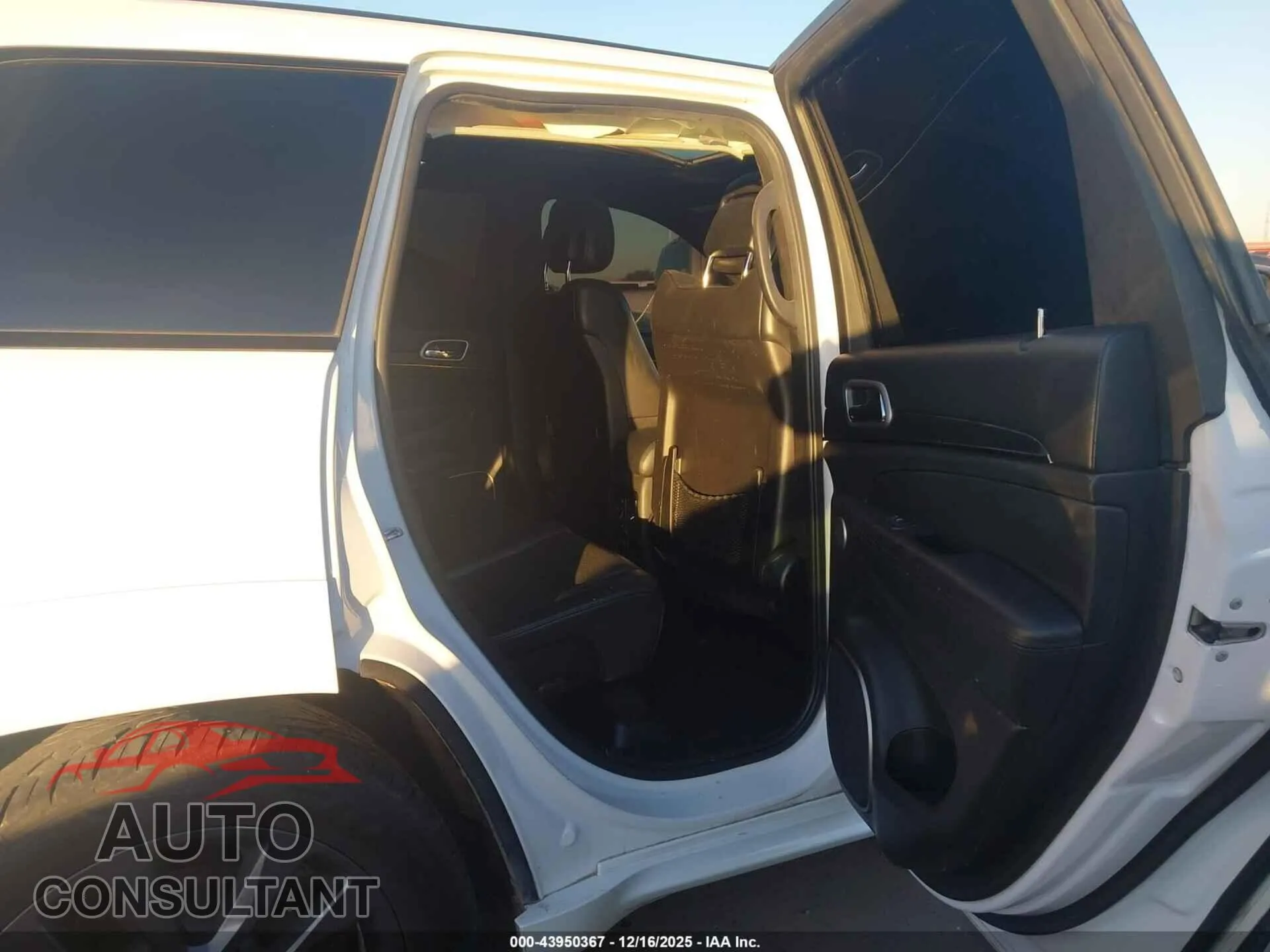 2018 JEEP GRAND CHEROKEE Damaged VIN 1C4RJFCT6JC137585 – undercarriage