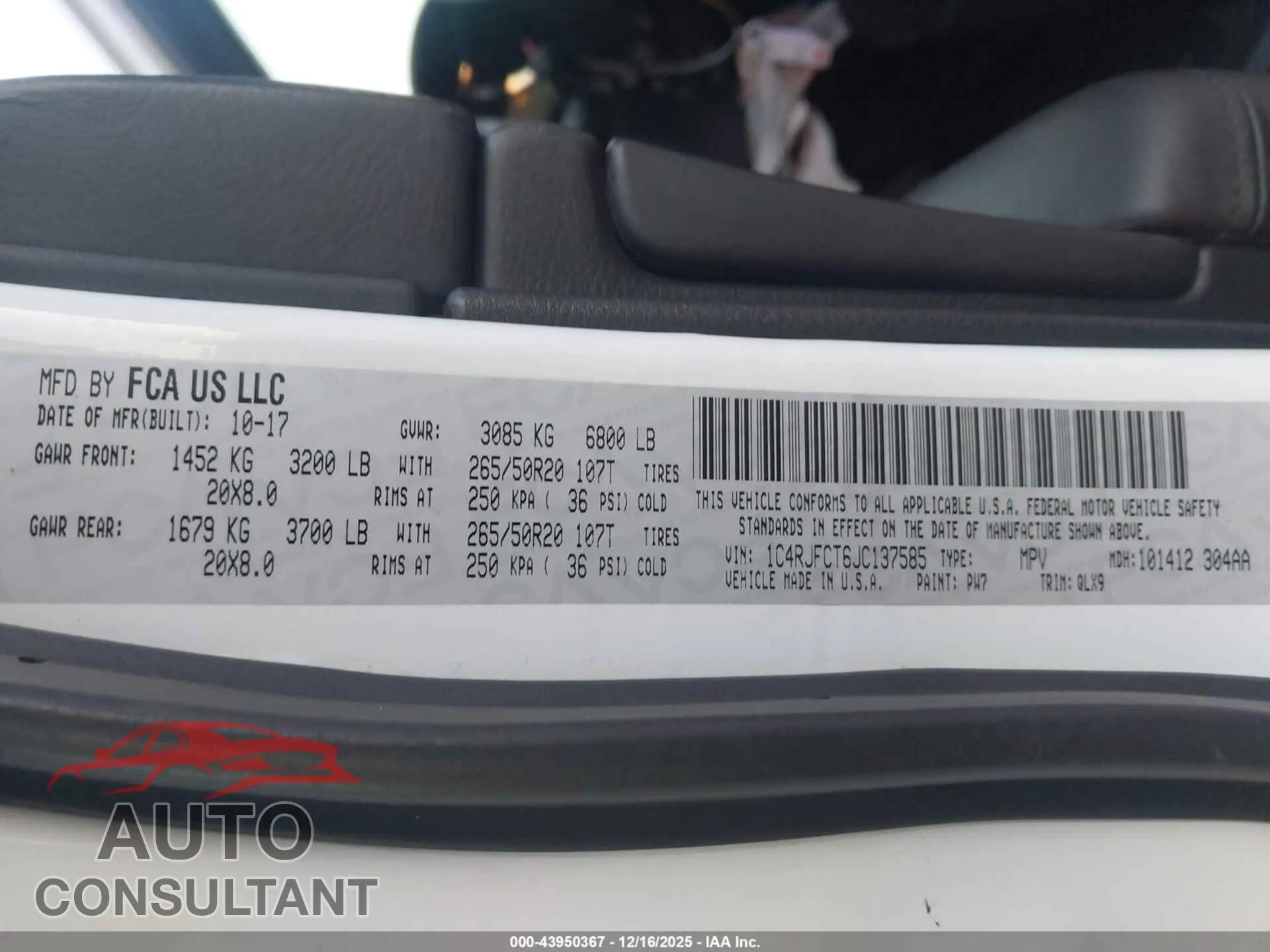2018 JEEP GRAND CHEROKEE Damaged VIN 1C4RJFCT6JC137585 – trunk area