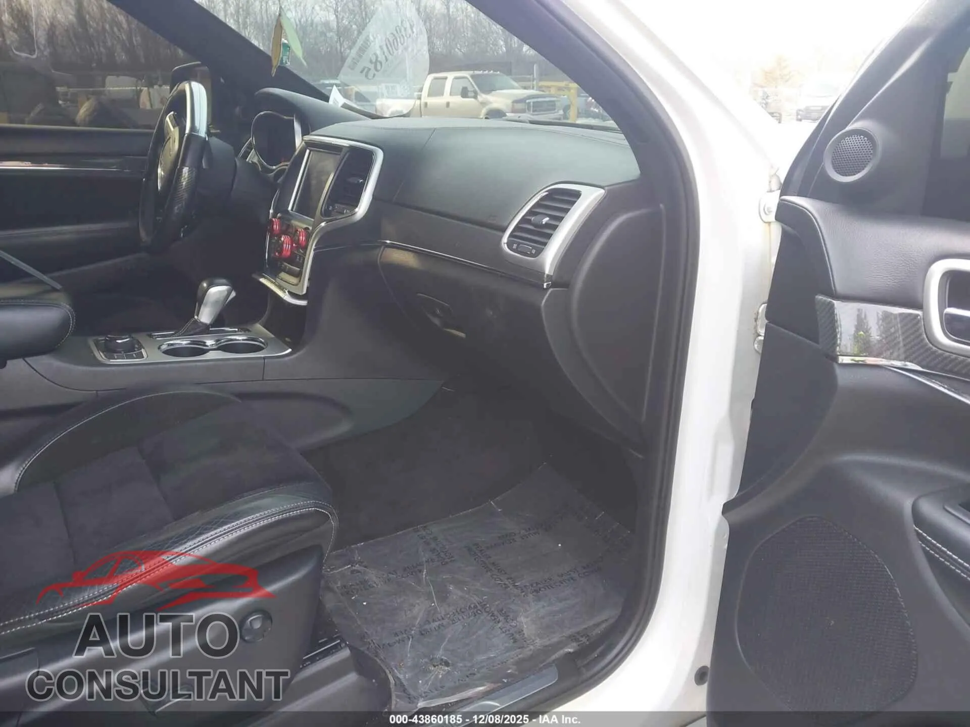 2016 JEEP GRAND CHEROKEE Damaged VIN 1C4RJFDJ8GC398934 – interior seats