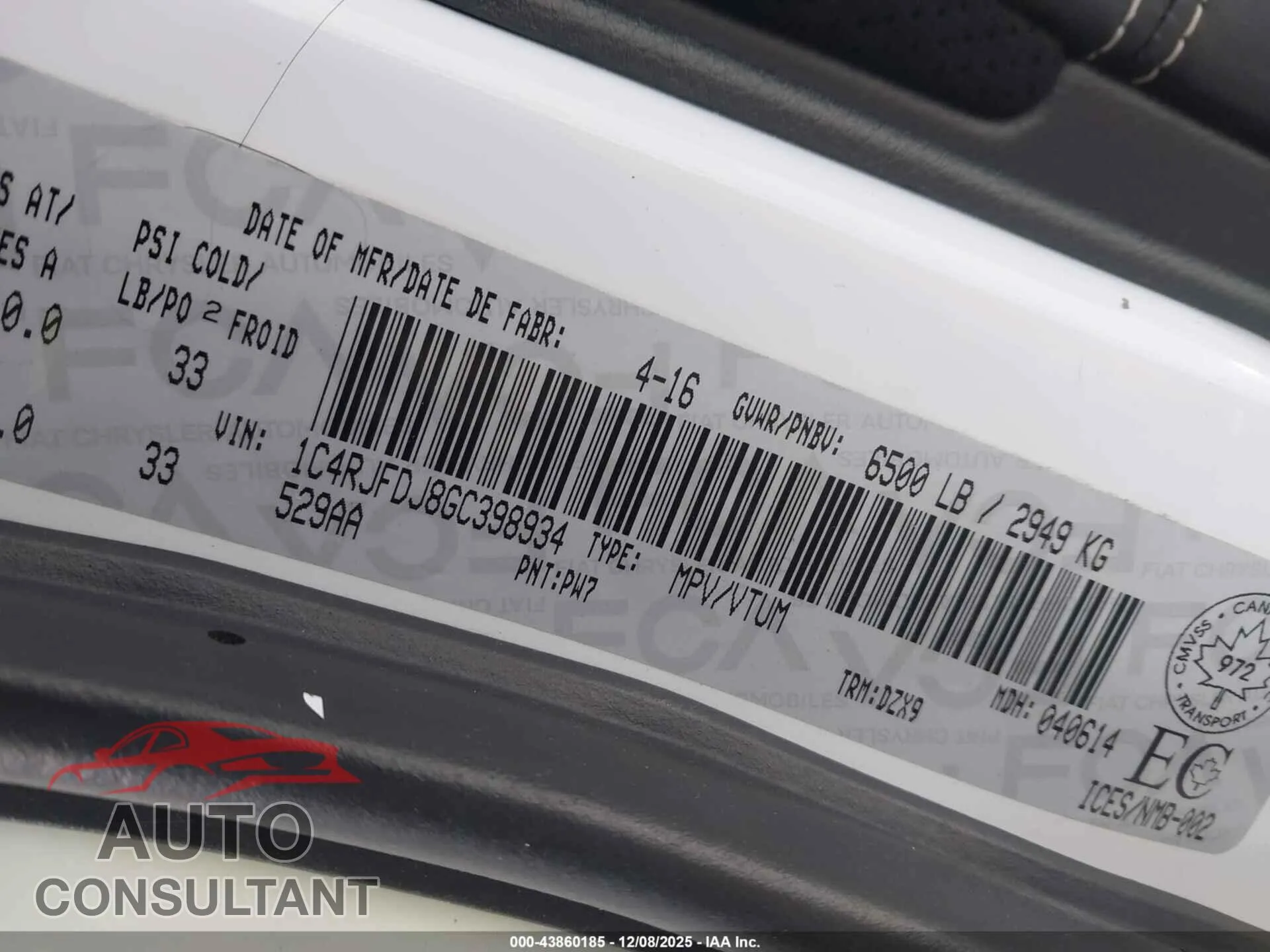 2016 JEEP GRAND CHEROKEE Damaged VIN 1C4RJFDJ8GC398934 – trunk area