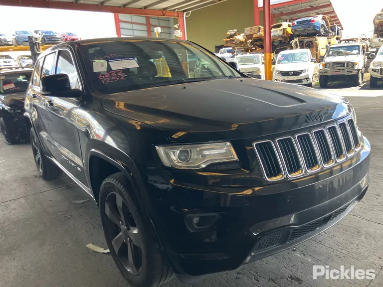 2015 Jeep Grand Cherokee Used VIN 1C4RJFEG6FC885308 – engine bay
