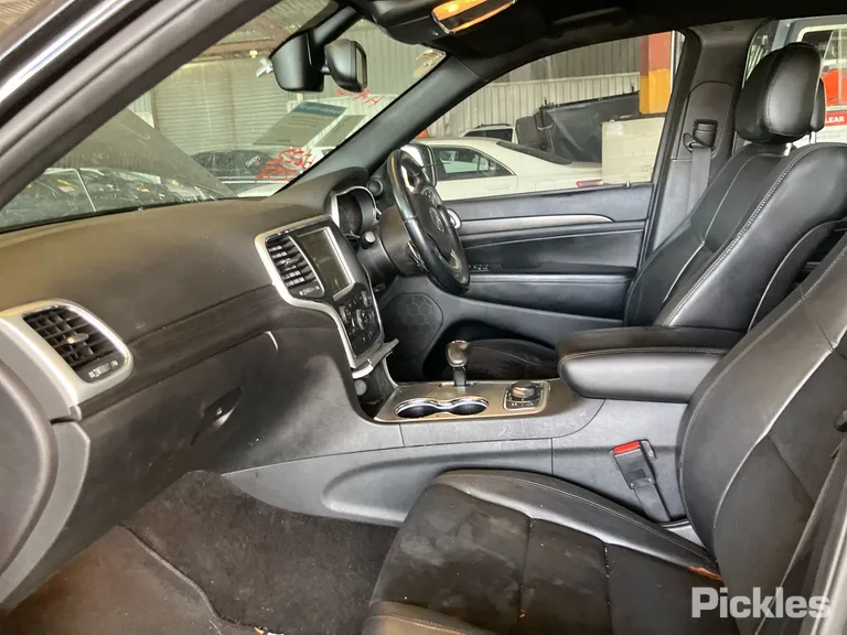 2015 Jeep Grand Cherokee Used VIN 1C4RJFEG6FC885308 – trunk area