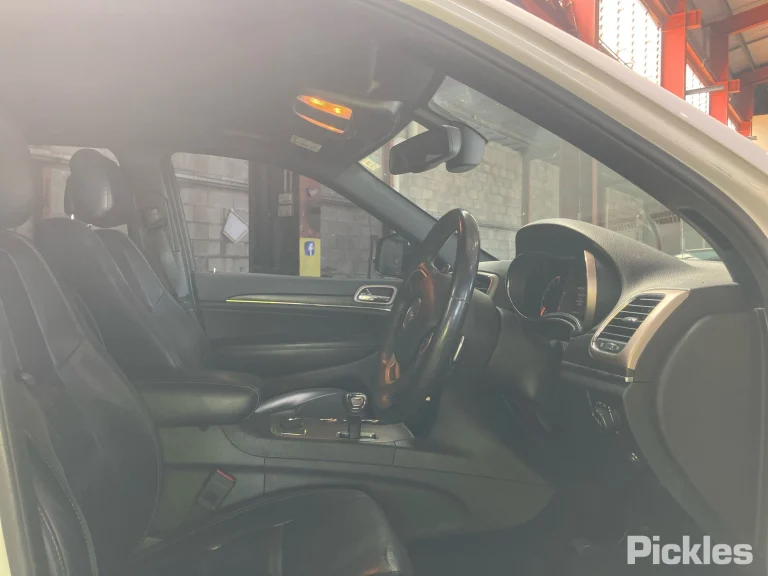 2015 Jeep Grand Cherokee Damaged VIN 1C4RJFFM0FC701338 – trunk area