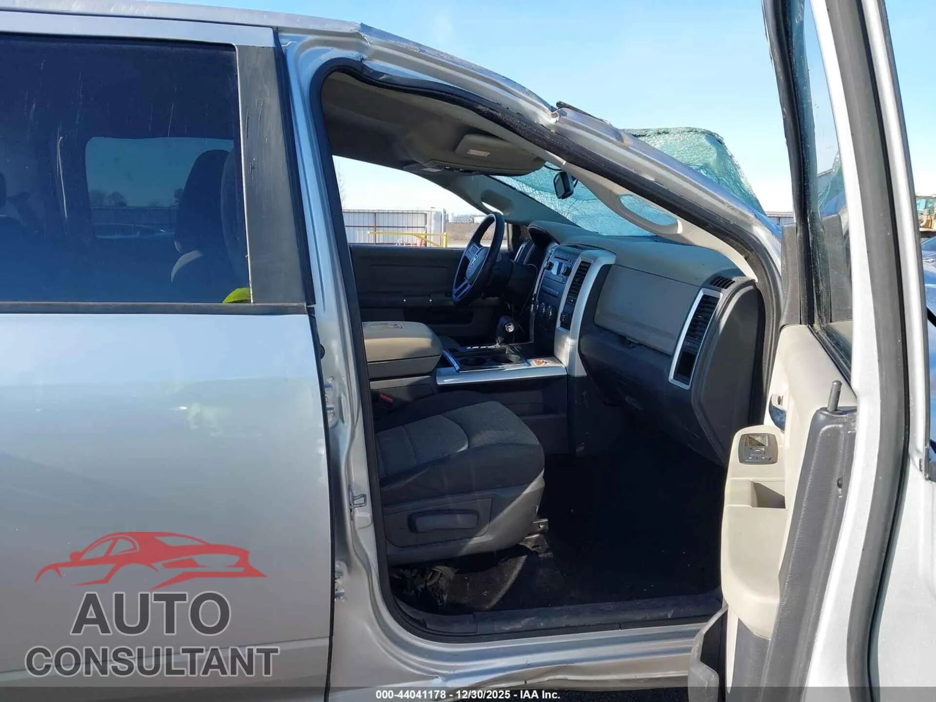 2009 DODGE RAM 1500 Damaged VIN 1D3HV13T79S738760 – interior seats