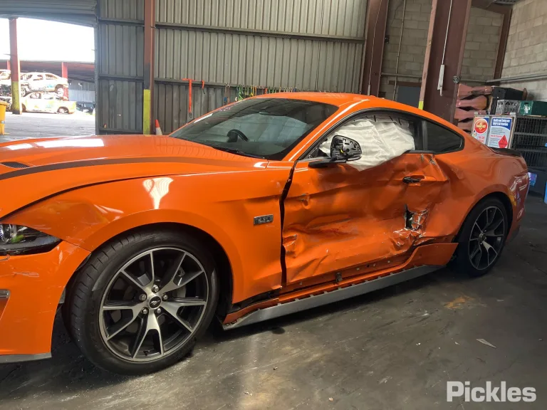 2020 Ford Mustang Damaged VIN 1FA6P8LD3L5173575 – undercarriage