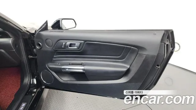 2020 Ford Mustang Coupe Sold VIN 1FA6P8TH1L5161055 – interior seats 2020 Ford Mustang Coupe Sold VIN 1FA6P8TH1L5161055 – interior seats
