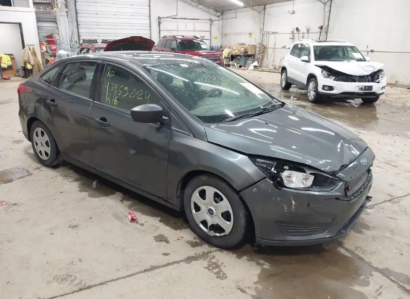 2016 FORD Focus Used VIN 1FADP3E2XGL235755 – dashboard