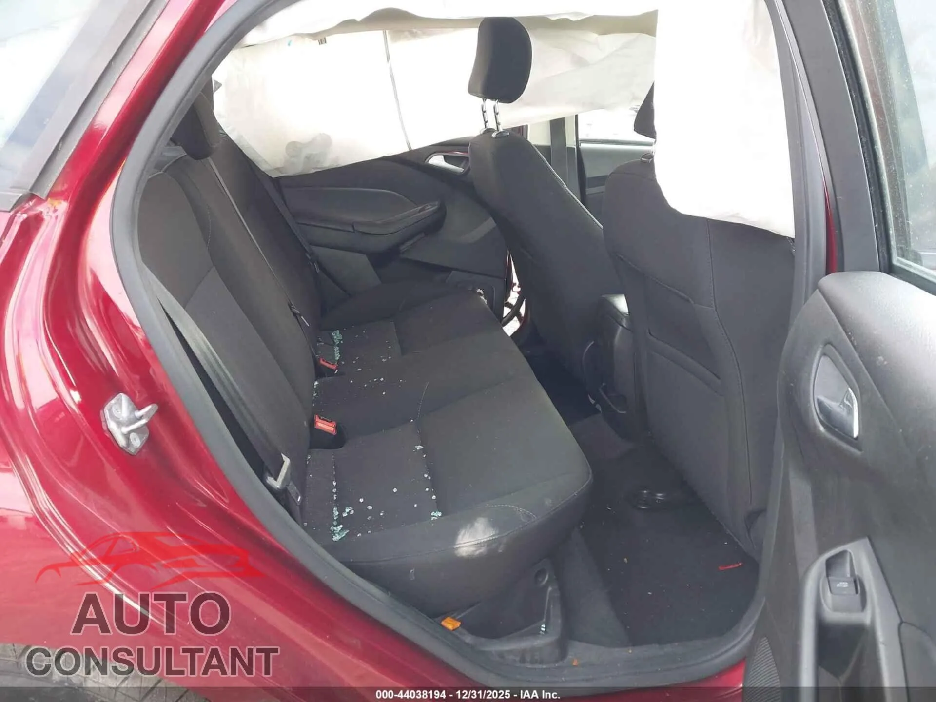 2016 FORD FOCUS Damaged VIN 1FADP3F20GL251025 – undercarriage