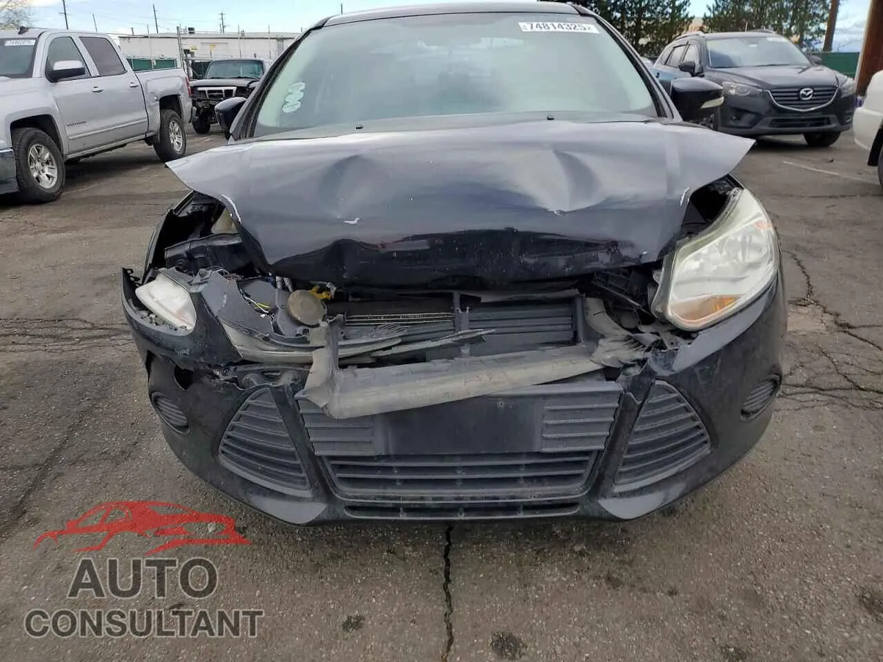 2014 FORD FOCUS Damaged VIN 1FADP3F21EL123390 – interior seats