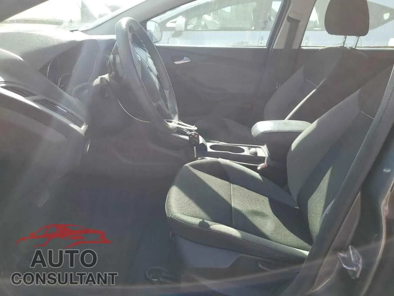 2014 FORD FOCUS Damaged VIN 1FADP3F22EL245000 – exterior detail 2014 FORD FOCUS Damaged VIN 1FADP3F22EL245000 – exterior detail