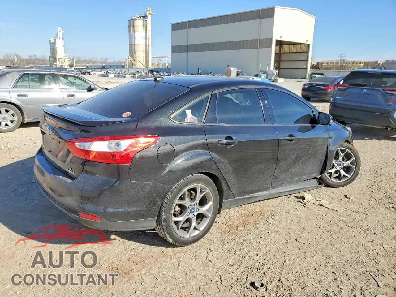 2014 FORD FOCUS Damaged VIN 1FADP3F27EL258390 – side profile