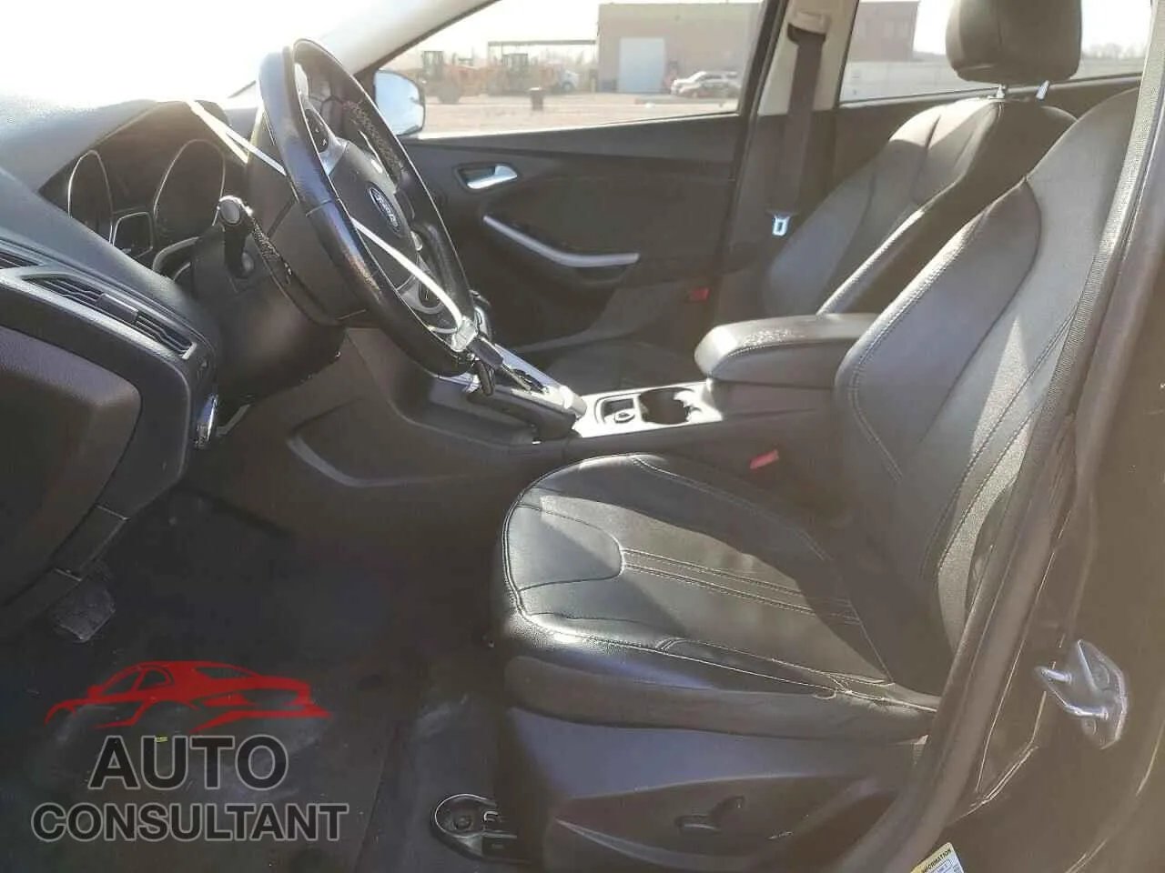 2014 FORD FOCUS Damaged VIN 1FADP3F27EL258390 – exterior detail