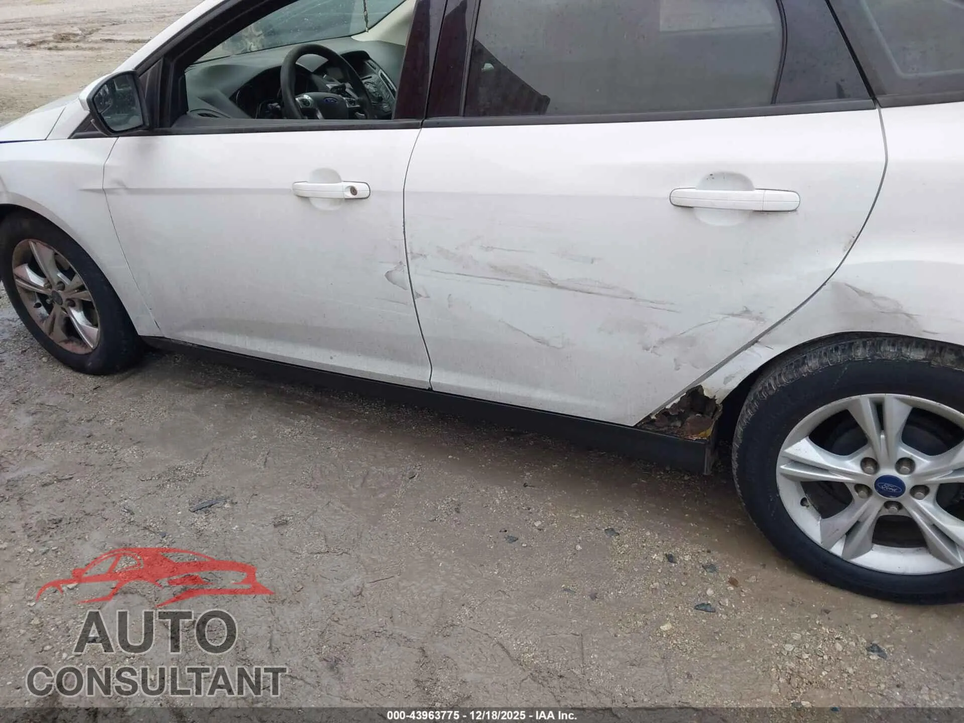 2014 FORD FOCUS Damaged VIN 1FADP3F27EL418185 – engine bay 2014 FORD FOCUS Damaged VIN 1FADP3F27EL418185 – engine bay