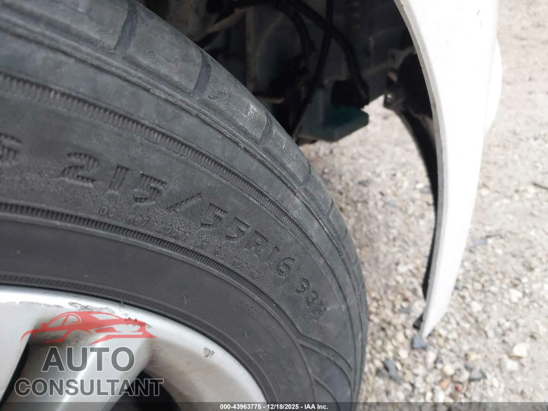 2014 FORD FOCUS Damaged VIN 1FADP3F27EL418185 – photo 15 2014 FORD FOCUS Damaged VIN 1FADP3F27EL418185 – photo 15