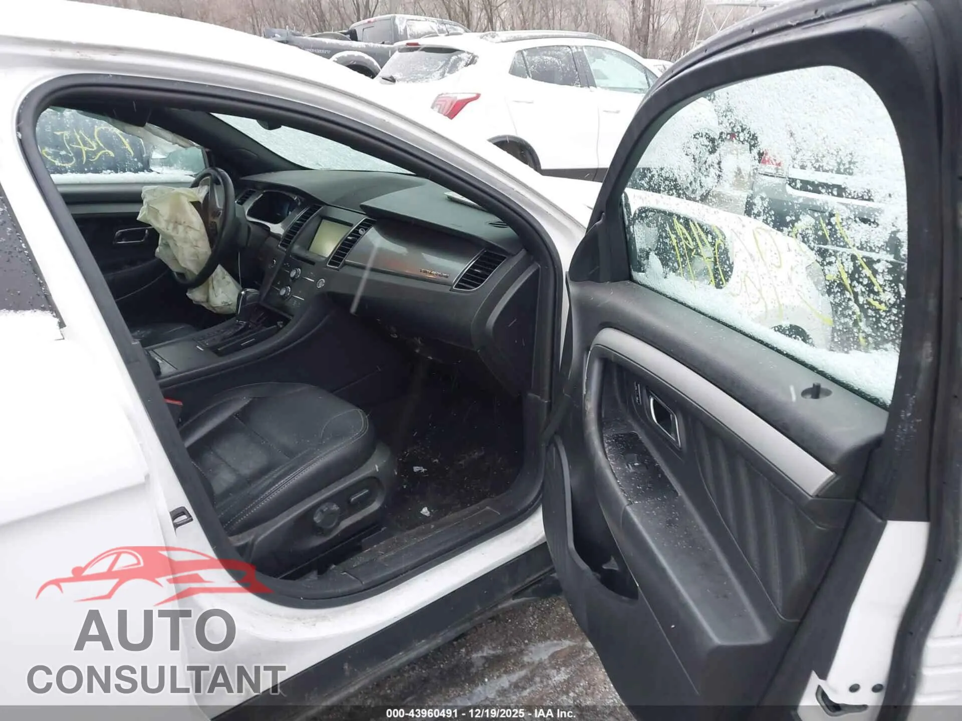 2015 FORD TAURUS Damaged VIN 1FAHP2E95FG118259 – interior seats