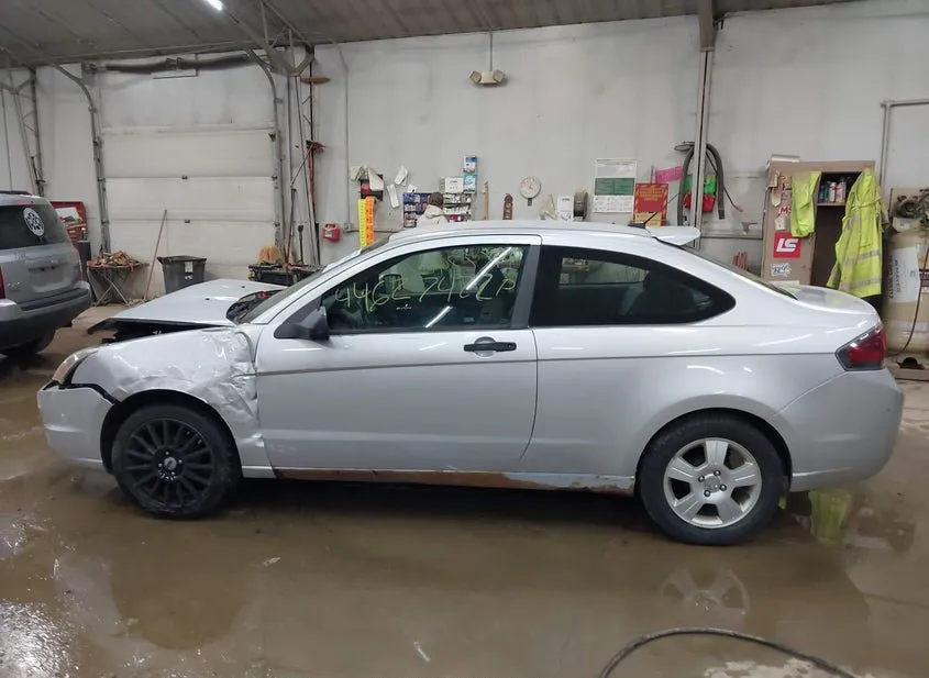 2010 FORD FOCUS Used VIN 1FAHP3DN8AW168835 – engine bay 2010 FORD FOCUS Used VIN 1FAHP3DN8AW168835 – engine bay