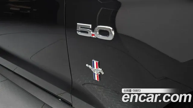 2019 Ford Mustang GT Convertible Sold VIN 1FATP8FF5K5153682 – interior seats