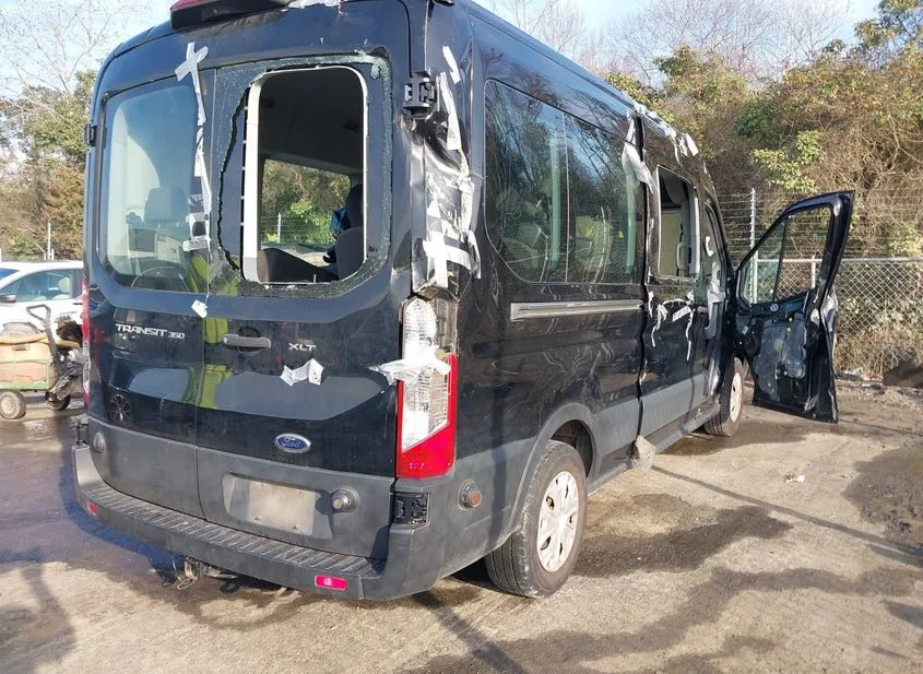 2019 FORD Transit Used VIN 1FBAX2CMXKKA75973 – trunk area