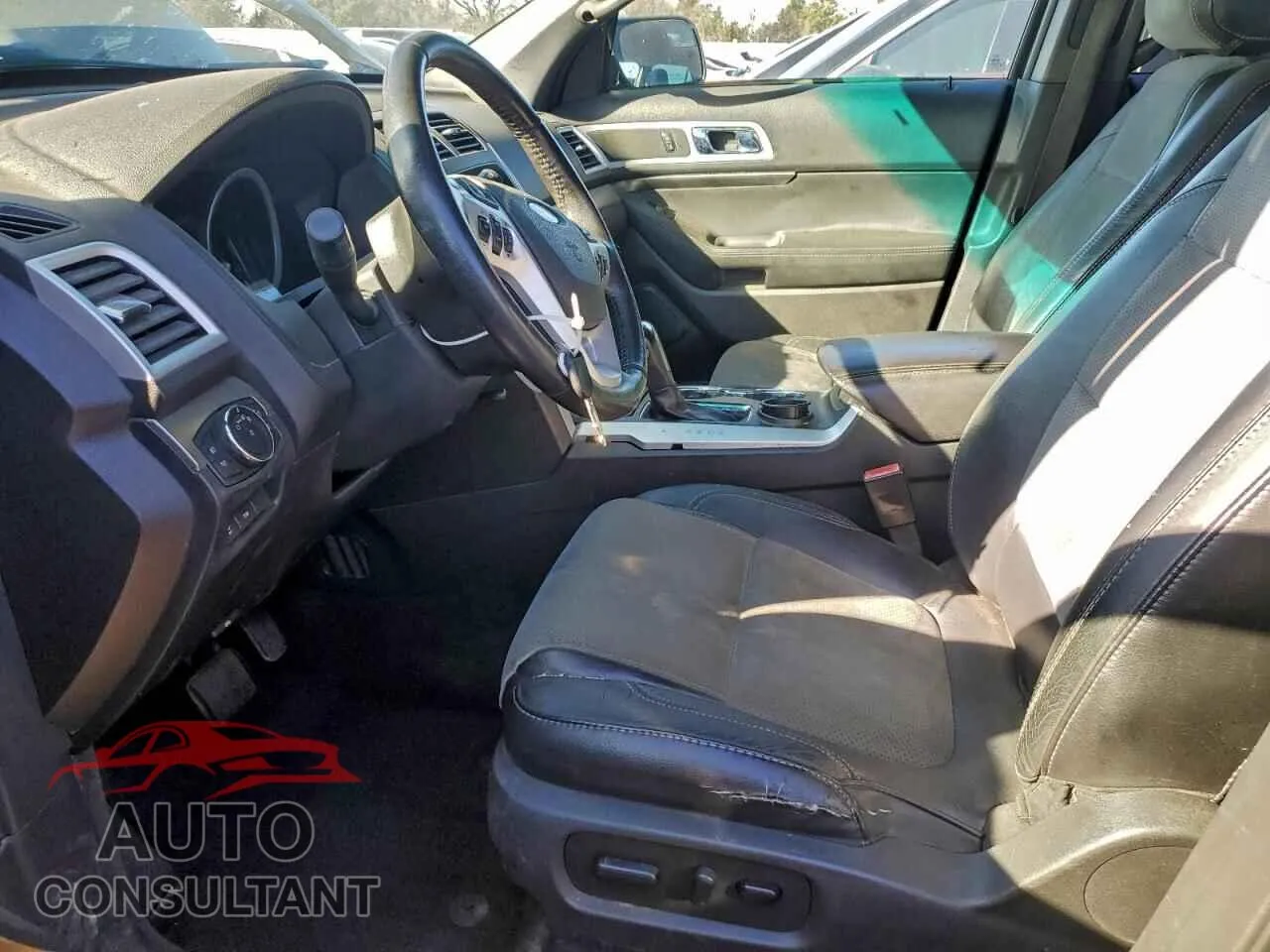 2015 FORD EXPLORER Damaged VIN 1FM5K7D86FGA75094 – exterior detail