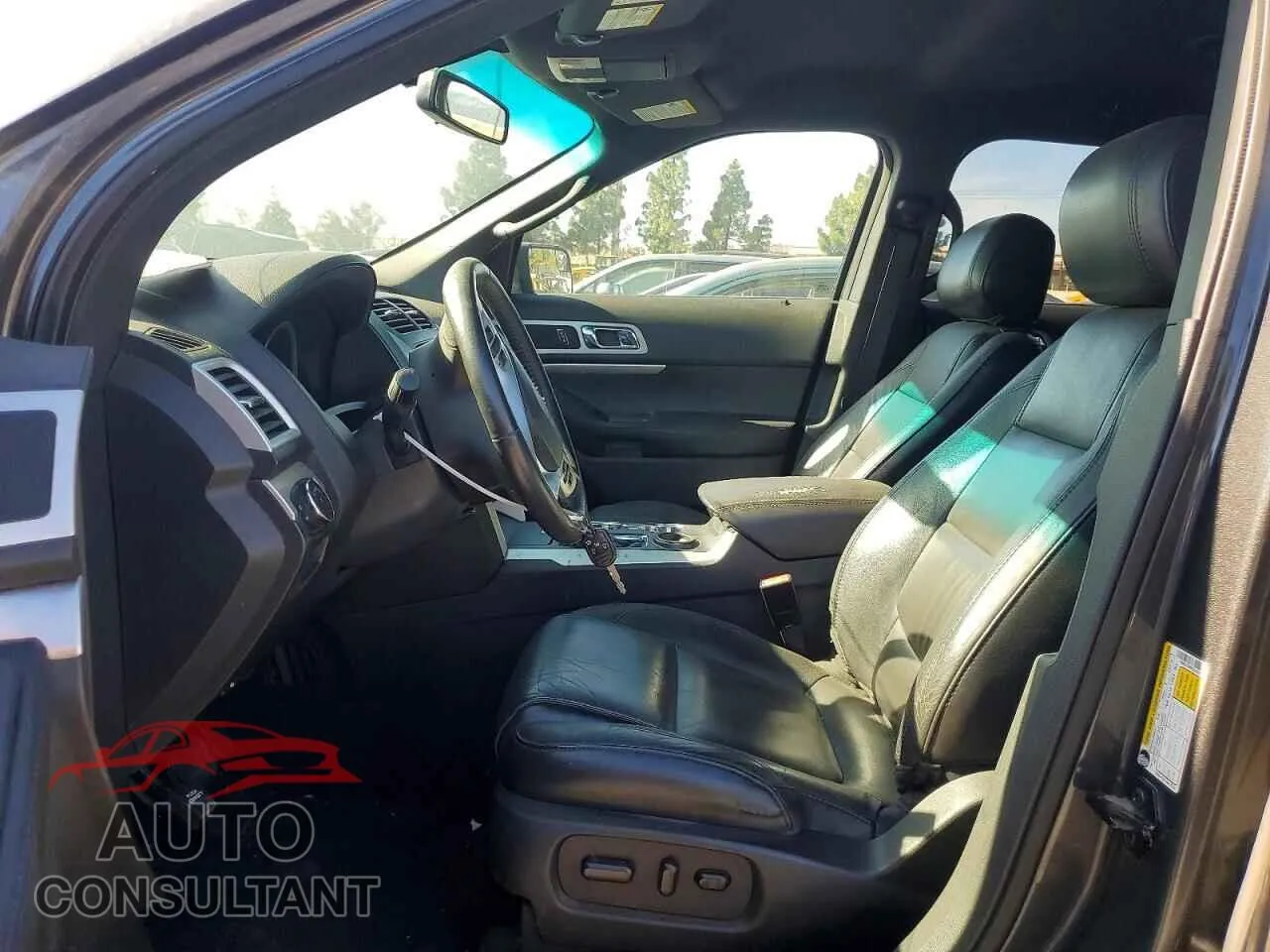 2015 FORD EXPLORER Damaged VIN 1FM5K7D89FGC50485 – exterior detail