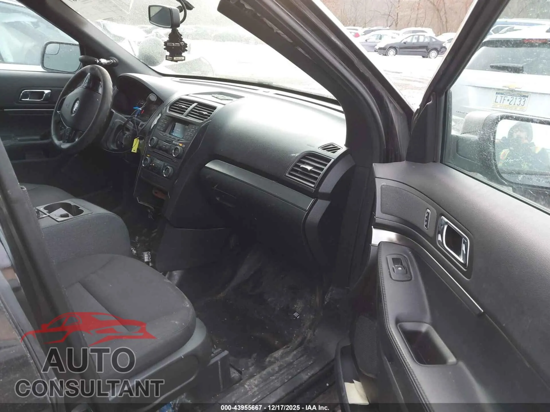 2018 FORD POLICE INTERCEPTOR UTILITY Damaged VIN 1FM5K8ARXJGC42889 – interior seats 2018 FORD POLICE INTERCEPTOR UTILITY Damaged VIN 1FM5K8ARXJGC42889 – interior seats