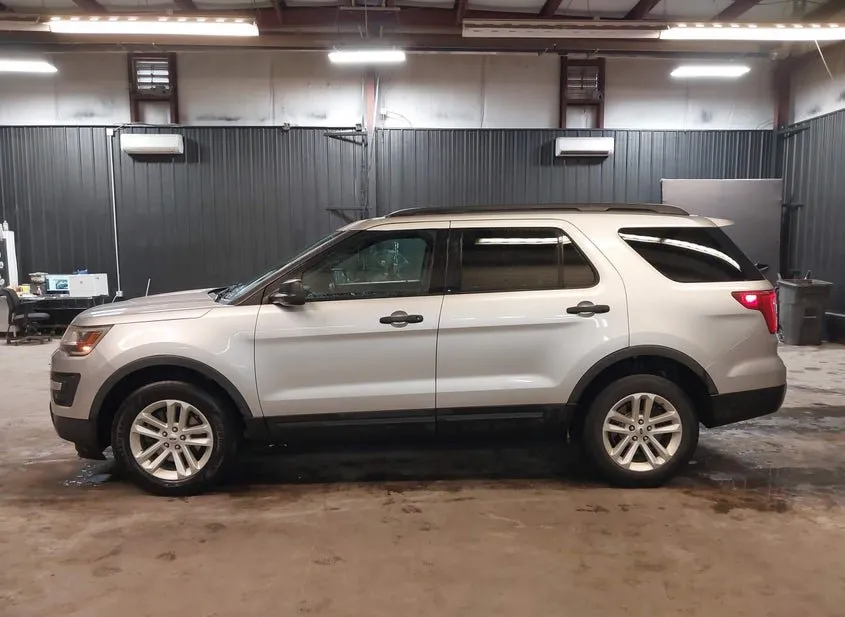 2017 FORD Explorer Used VIN 1FM5K8B89HGD23074 – undercarriage