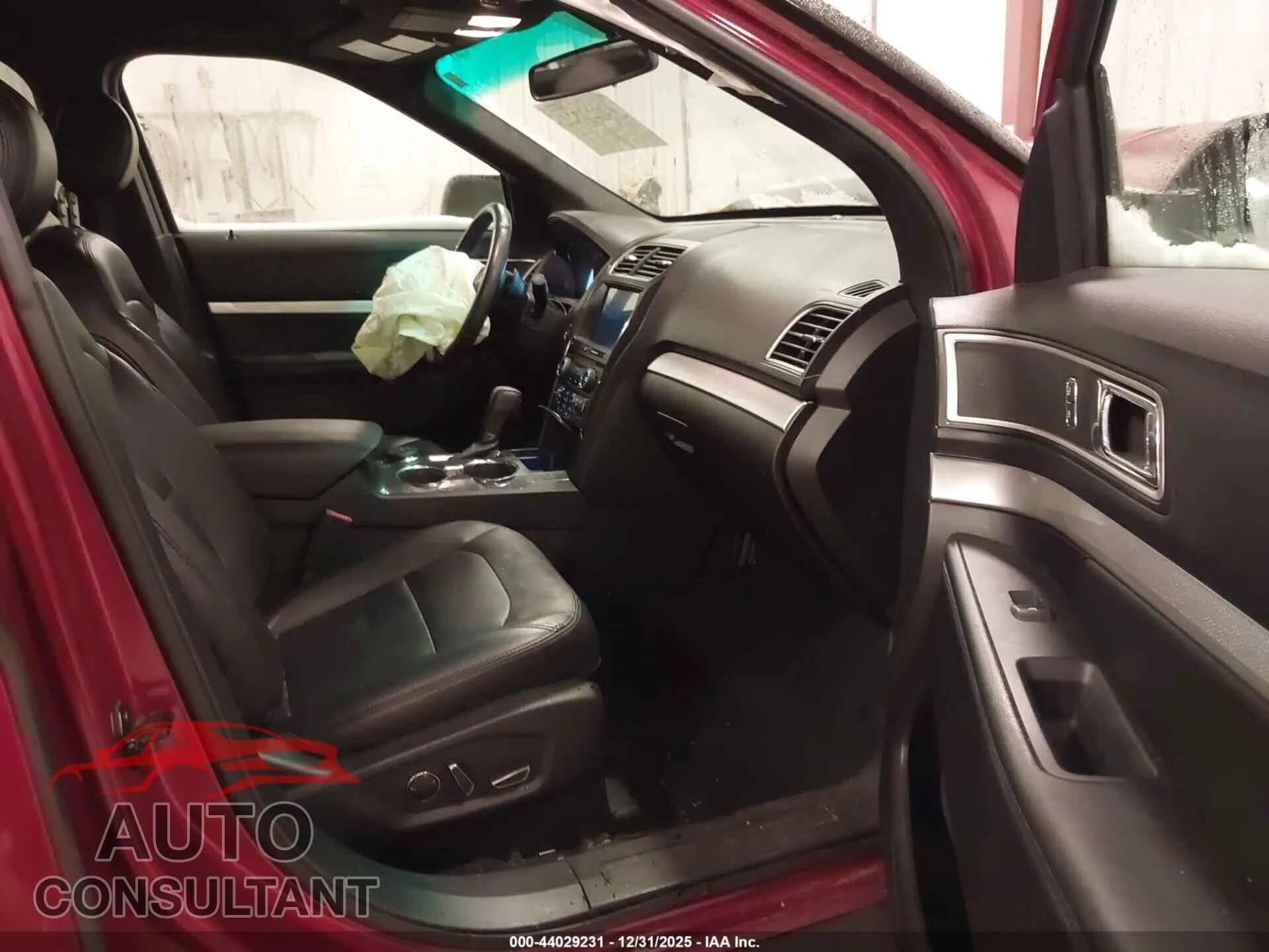 2017 FORD EXPLORER Damaged VIN 1FM5K8D80HGA42424 – interior seats