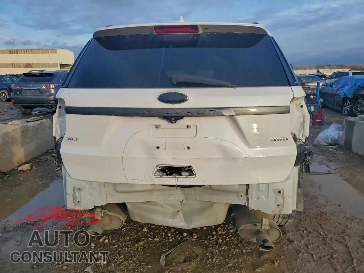 2017 FORD EXPLORER Damaged VIN 1FM5K8D88HGC13226 – engine bay