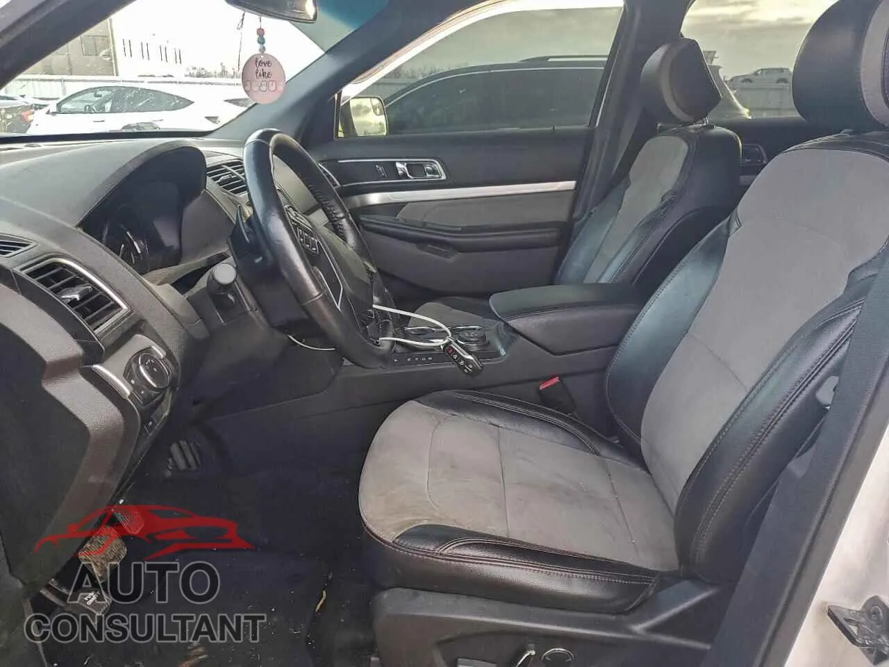 2017 FORD EXPLORER Damaged VIN 1FM5K8D88HGC13226 – exterior detail