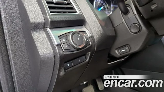 2017 Ford Explorer 2.3 Limited 4WD Sold VIN 1FM5K8FH2HGB48242 – interior seats