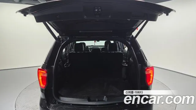 2017 Ford Explorer 2.3 Limited 4WD Sold VIN 1FM5K8FH8HGE29980 – side profile