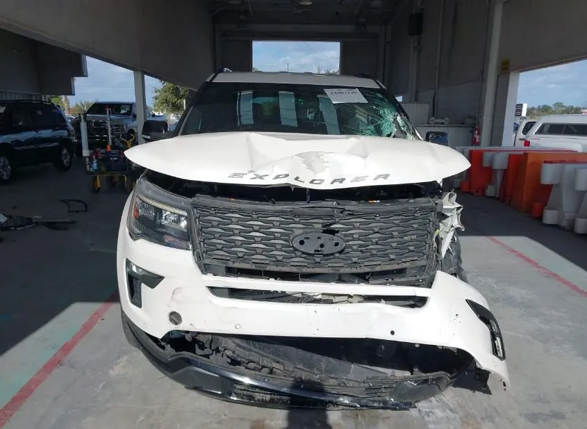 2018 FORD Explorer Used VIN 1FM5K8GT7JGB97526 – interior seats 2018 FORD Explorer Used VIN 1FM5K8GT7JGB97526 – interior seats