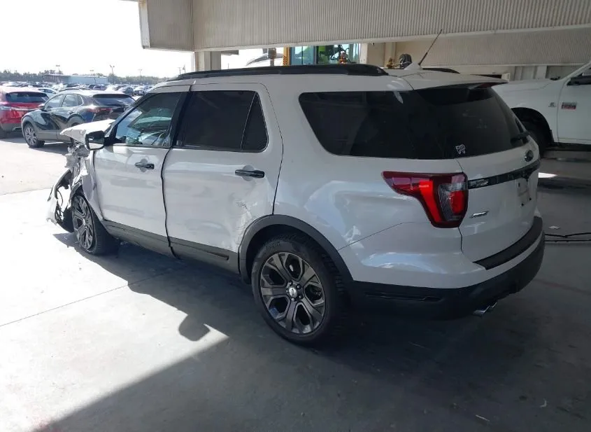 2018 FORD Explorer Used VIN 1FM5K8GT7JGB97526 – photo 11 2018 FORD Explorer Used VIN 1FM5K8GT7JGB97526 – photo 11