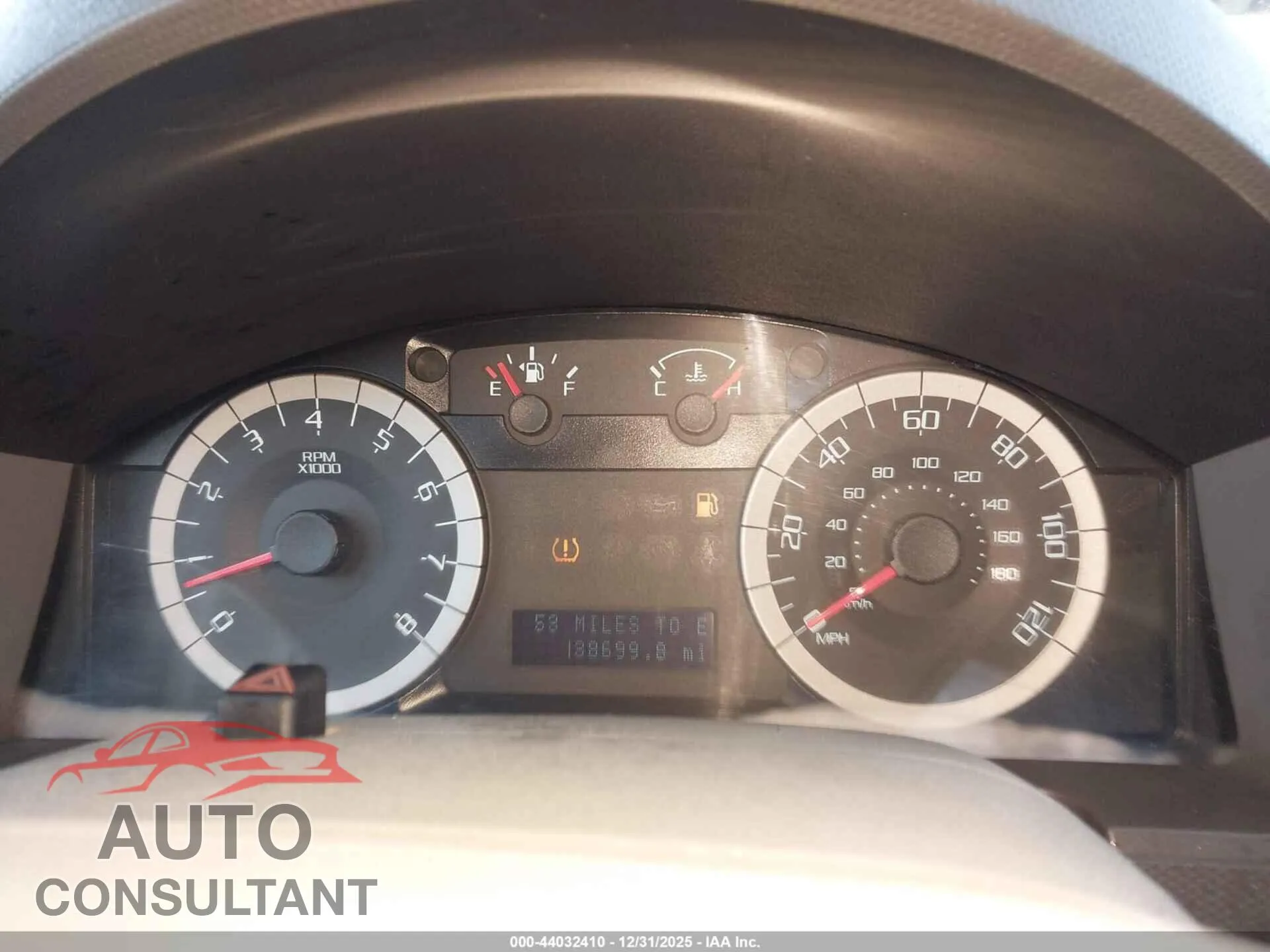 2011 FORD ESCAPE Damaged VIN 1FMCU0DG1BKB79869 – exterior detail