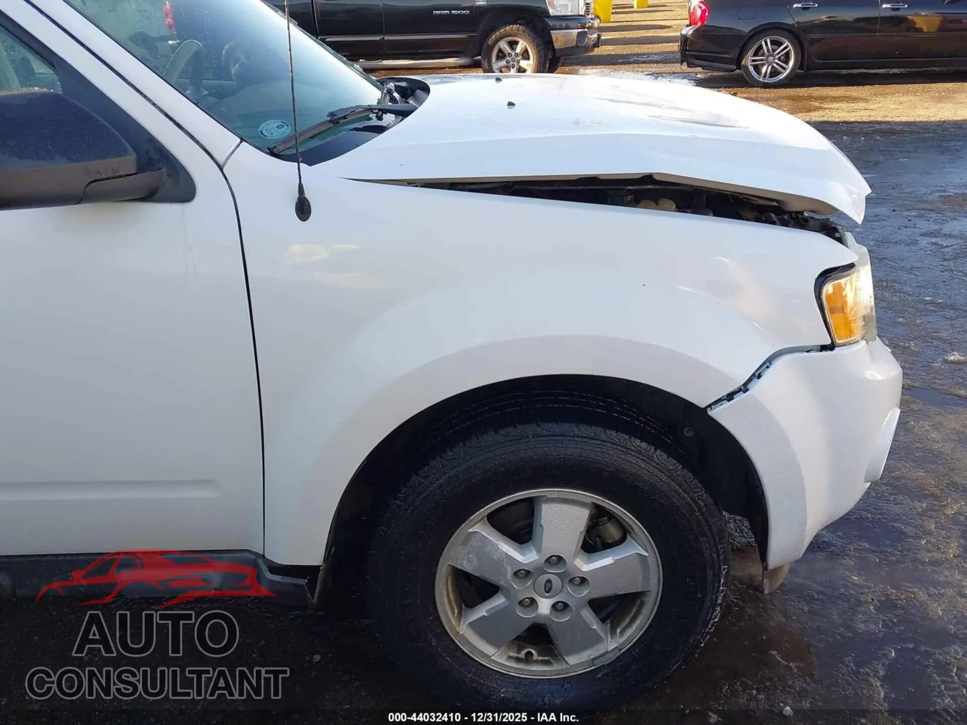 2011 FORD ESCAPE Damaged VIN 1FMCU0DG1BKB79869 – photo 21