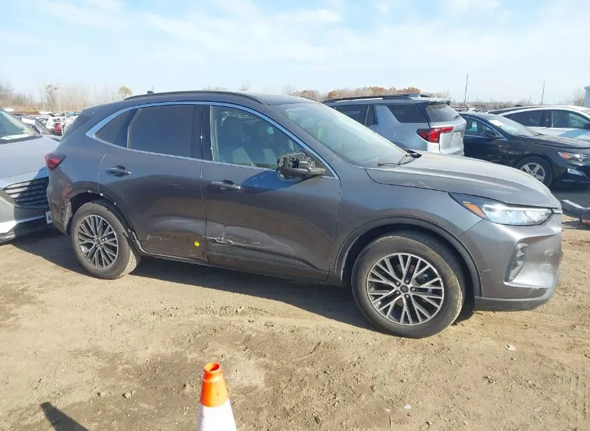 2025 FORD Escape Used VIN 1FMCU0E10SUA16824 – photo 12