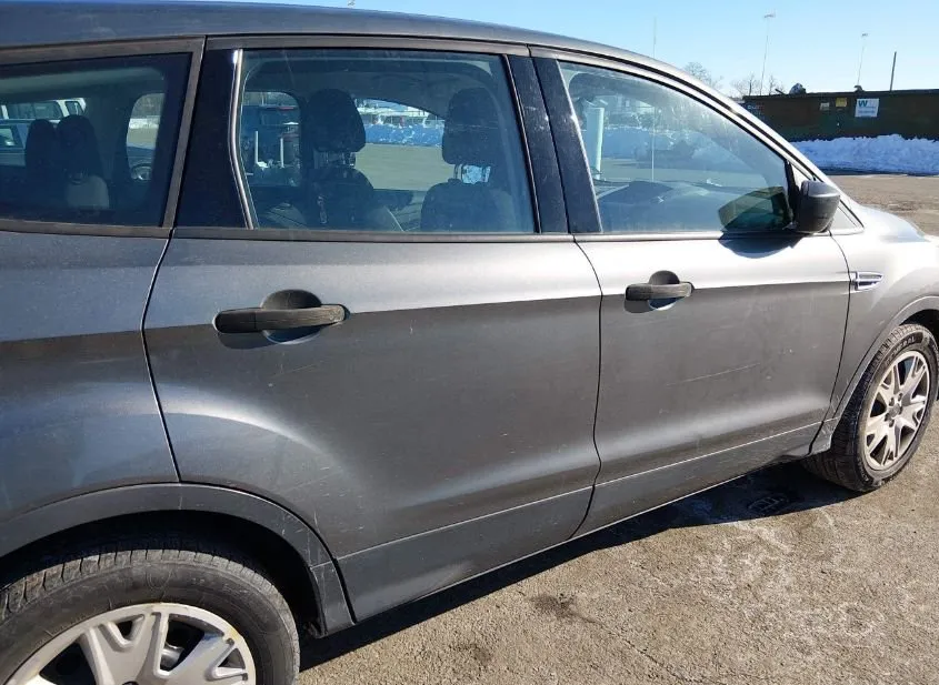 2014 FORD Escape Used VIN 1FMCU0F73EUD21516 – trunk area