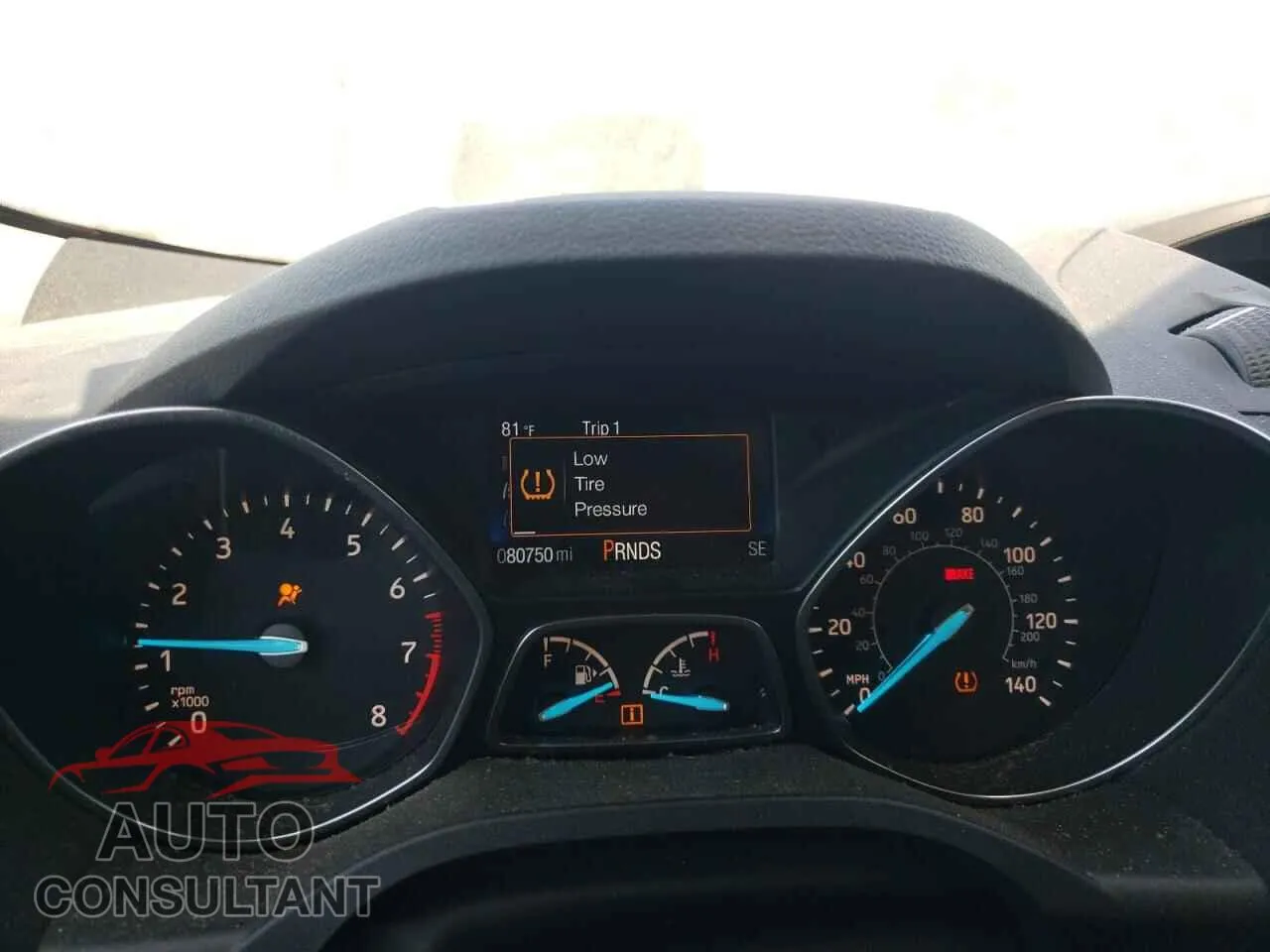 2018 FORD ESCAPE Used VIN 1FMCU0F77JUB58721 – trunk area