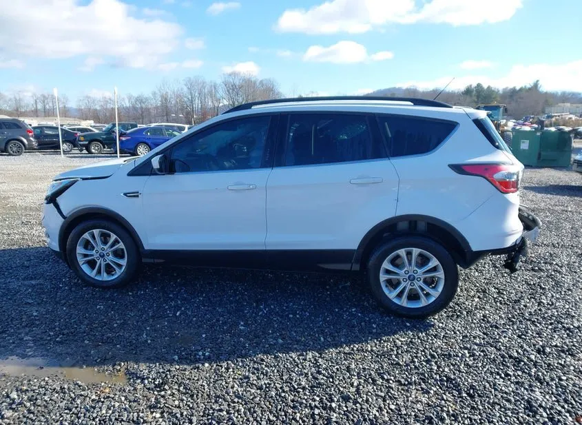 2017 FORD Escape Used VIN 1FMCU0GD2HUB50959 – exterior detail