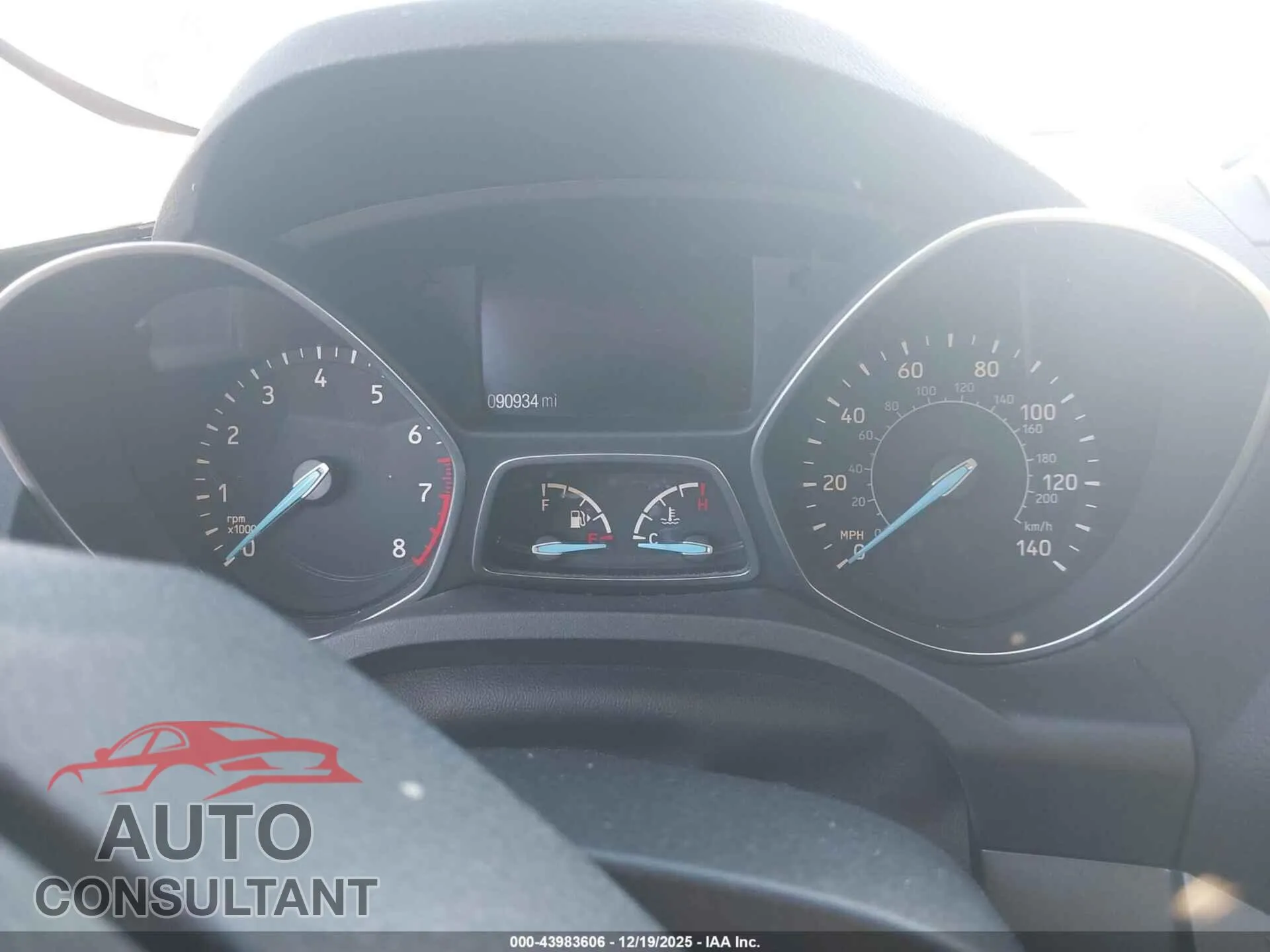 2017 FORD ESCAPE Damaged VIN 1FMCU0GD5HUA75092 – exterior detail