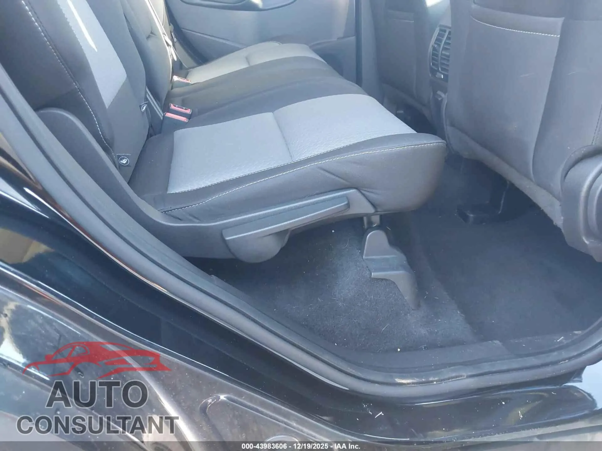 2017 FORD ESCAPE Damaged VIN 1FMCU0GD5HUA75092 – undercarriage