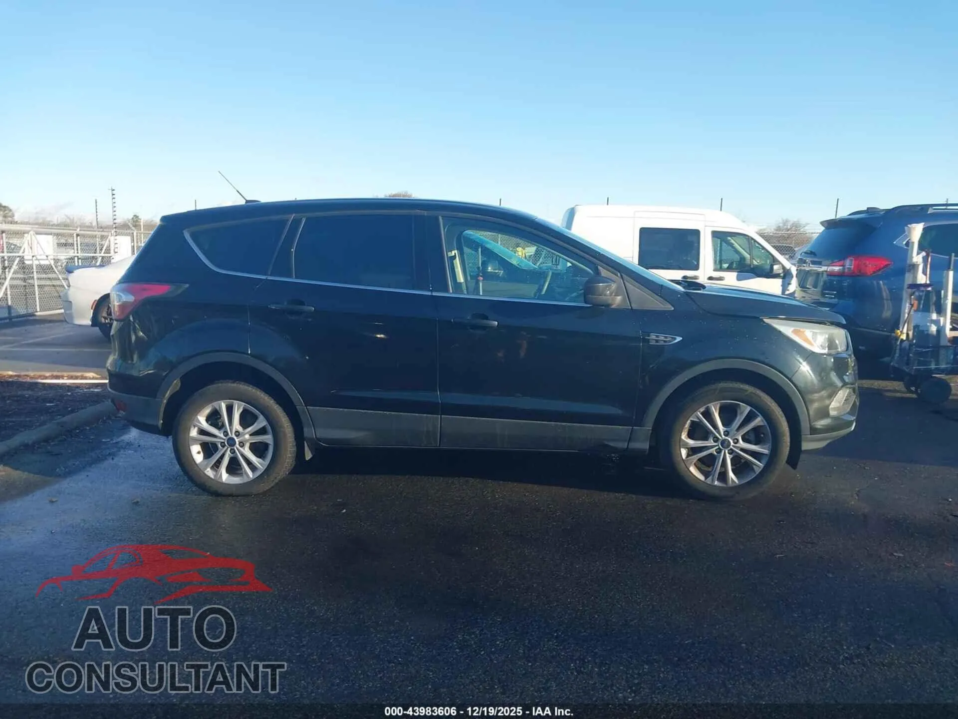 2017 FORD ESCAPE Damaged VIN 1FMCU0GD5HUA75092 – photo 12