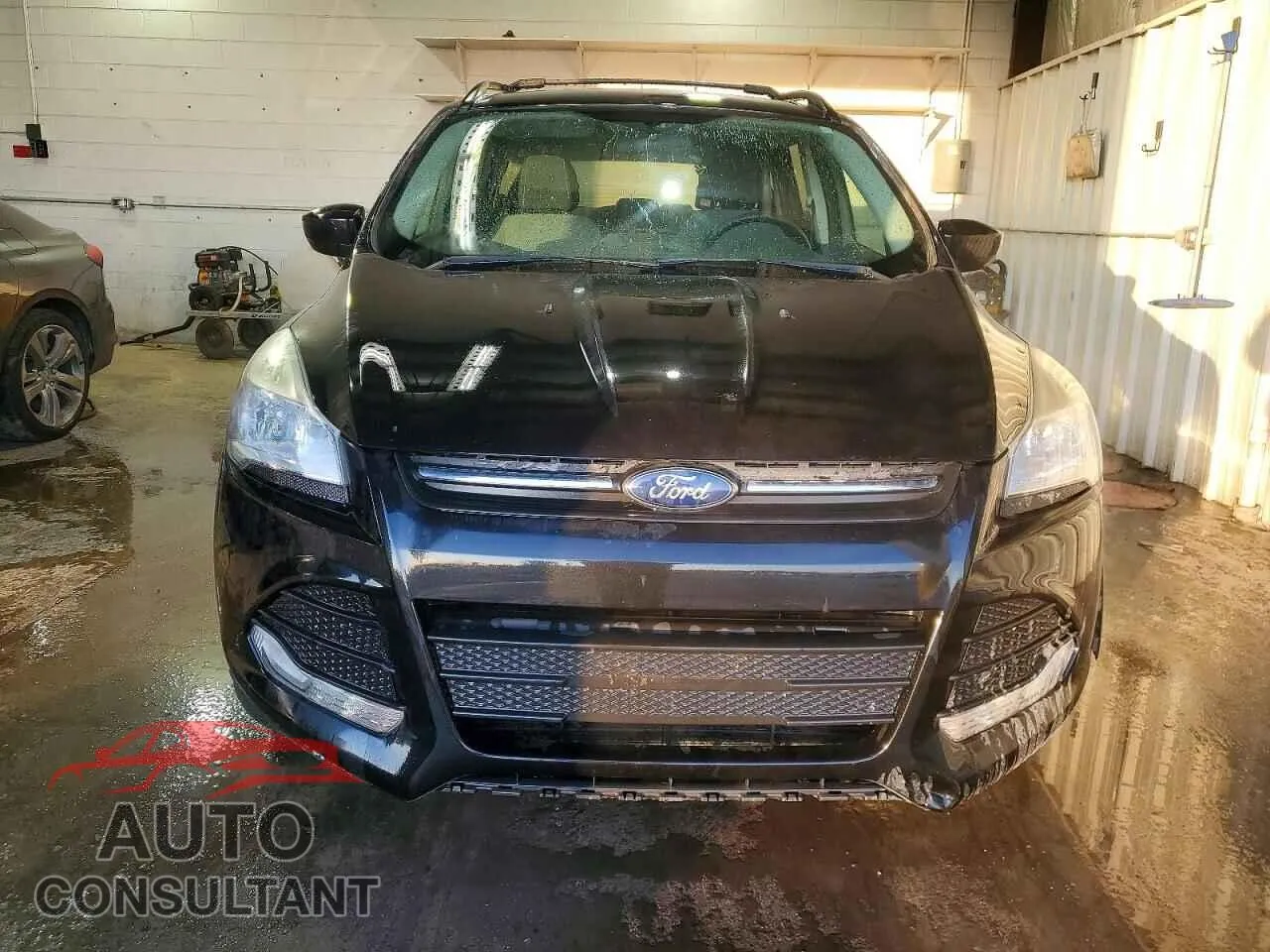 2014 FORD ESCAPE Damaged VIN 1FMCU0GX1EUC39170 – interior seats