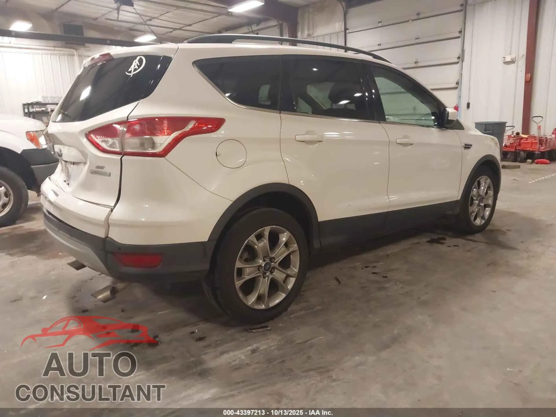 2014 FORD ESCAPE Damaged VIN 1FMCU0GX8EUB70705 – dashboard