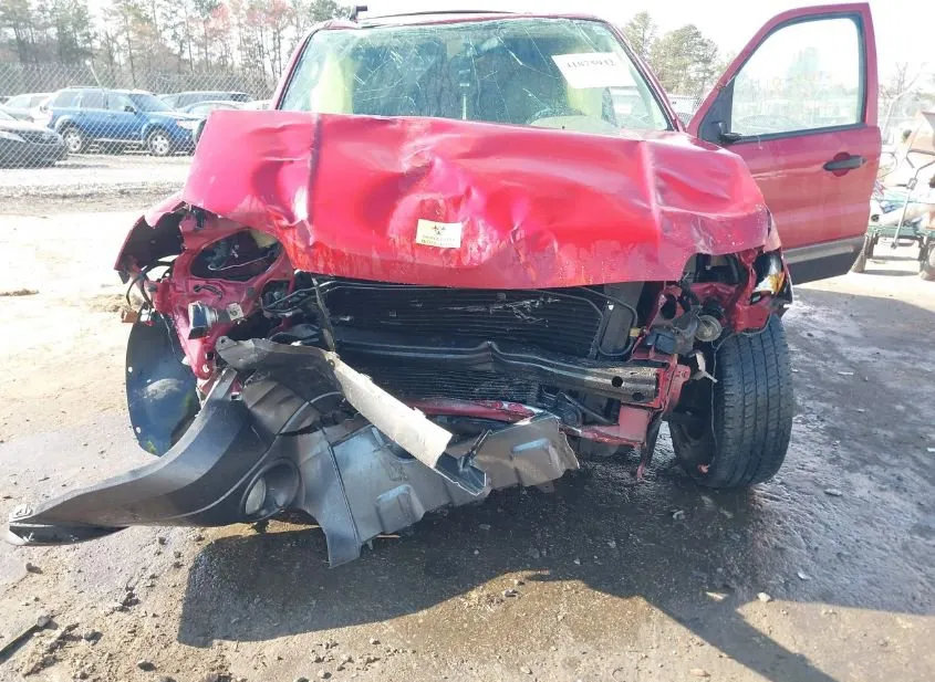 2005 FORD Escape Used VIN 1FMCU93115KA39052 – side profile